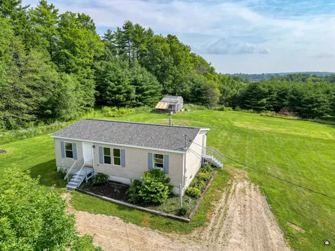 17 Village View Lane Whitefield ME 04353