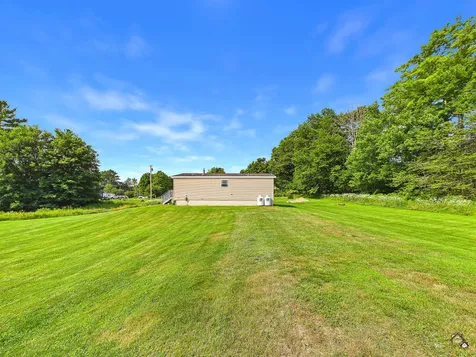 17 Village View Lane Whitefield ME 04353
