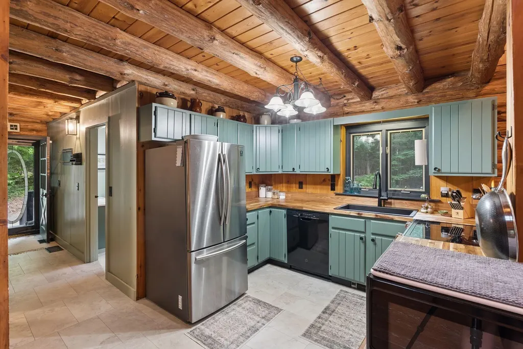 52 Cain Lane West Gardiner ME 04345