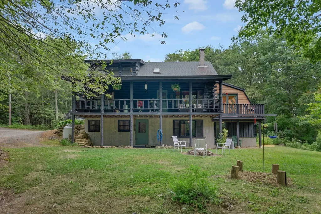 52 Cain Lane West Gardiner ME 04345