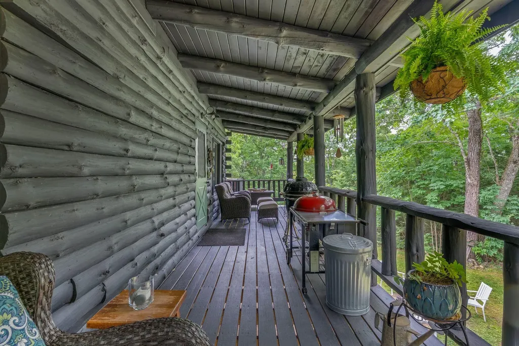 52 Cain Lane West Gardiner ME 04345