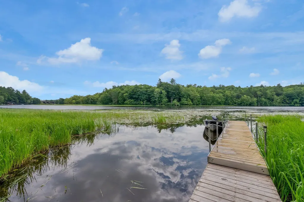 52 Cain Lane West Gardiner ME 04345
