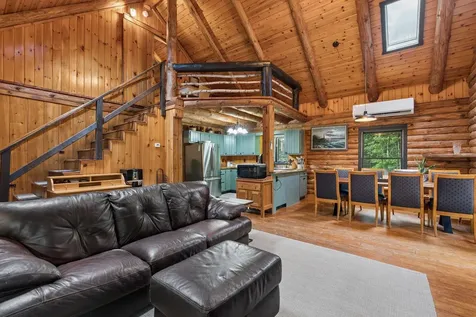52 Cain Lane West Gardiner ME 04345