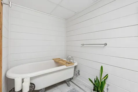 52 Cain Lane West Gardiner ME 04345