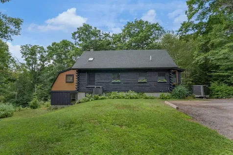 52 Cain Lane West Gardiner ME 04345