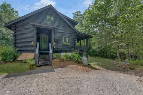 52 Cain Lane West Gardiner ME 04345