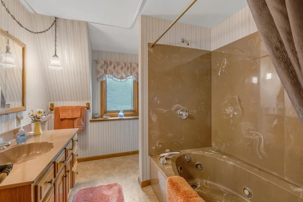 177 & 175 Kitchen Hill Road Newport ME 04953