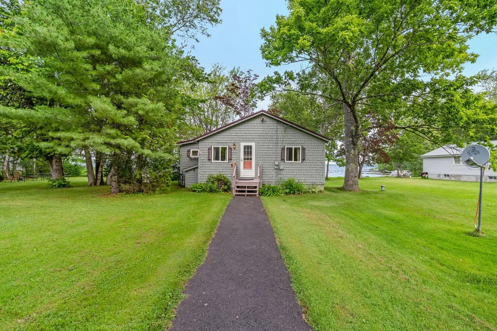 177 & 175 Kitchen Hill Road Newport ME 04953