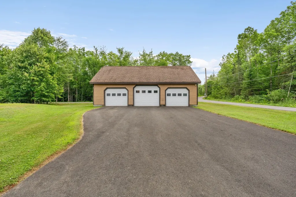 177 & 175 Kitchen Hill Road Newport ME 04953
