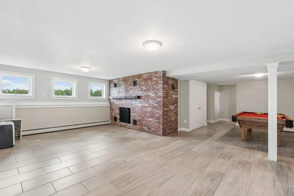 8 Wiley Way Scarborough ME 04074