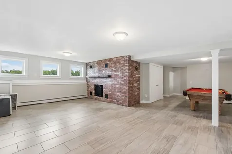 8 Wiley Way Scarborough ME 04074