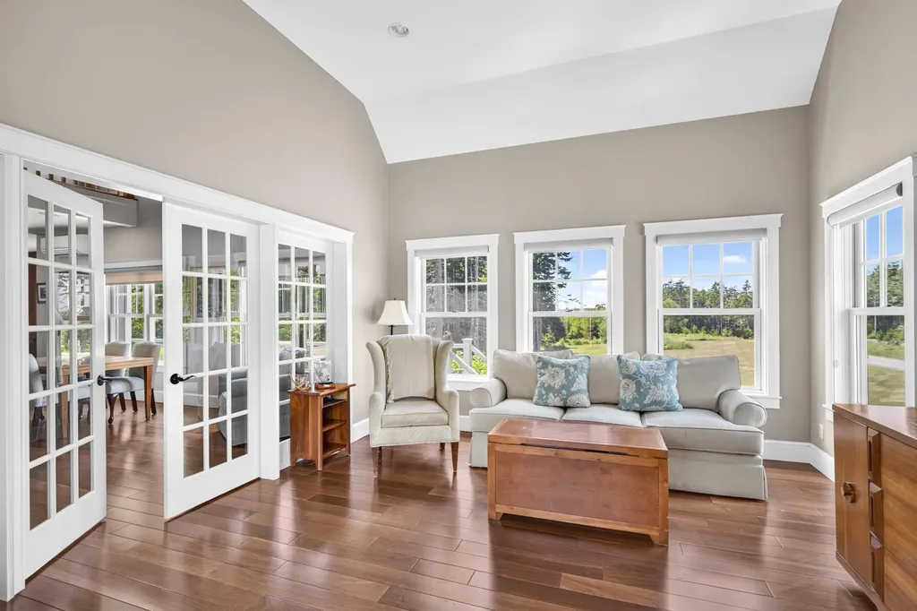 41 Jamesey Court Bristol ME 04554