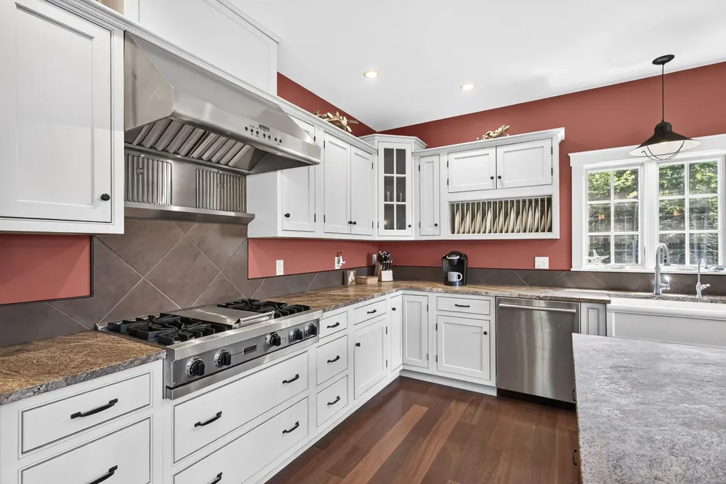 41 Jamesey Court Bristol ME 04554