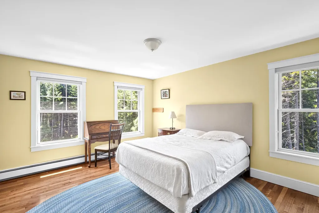 41 Jamesey Court Bristol ME 04554