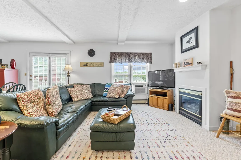 14 Lancelot Road Naples ME 04055
