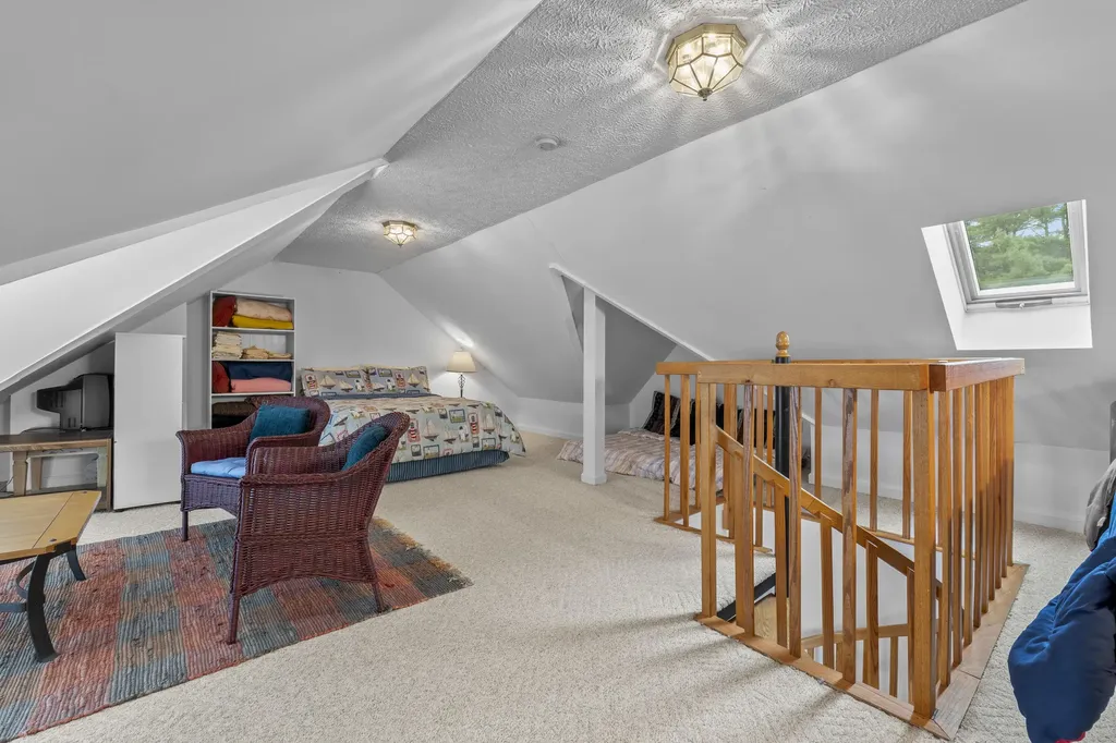 14 Lancelot Road Naples ME 04055