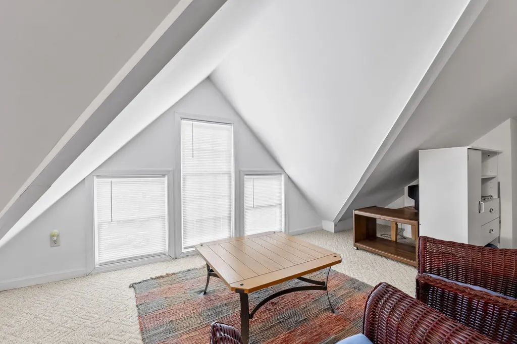 14 Lancelot Road Naples ME 04055