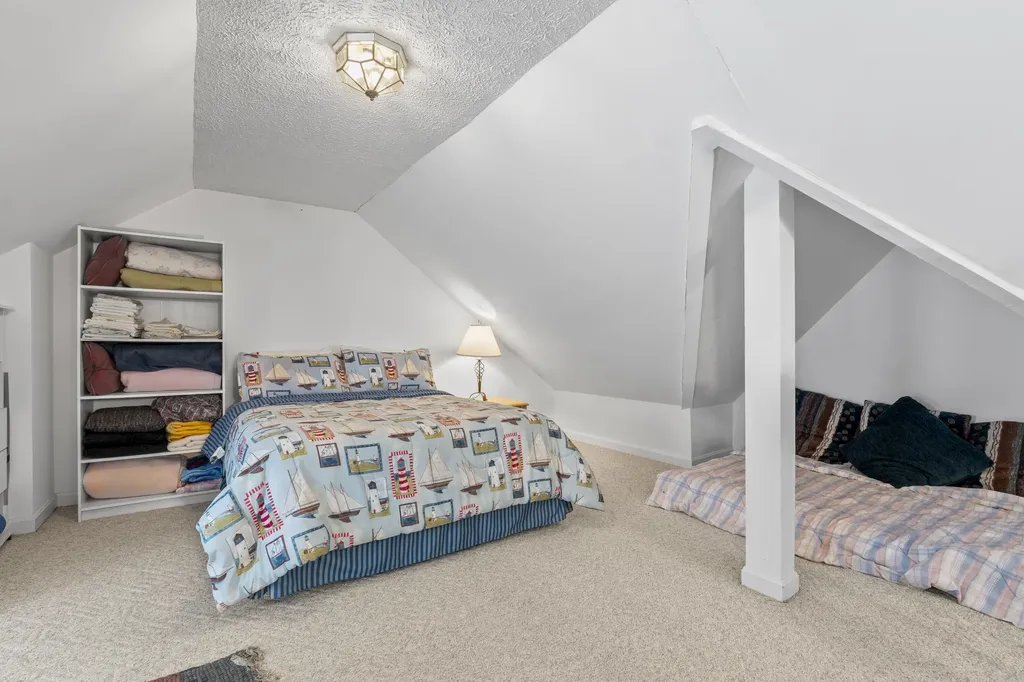 14 Lancelot Road Naples ME 04055