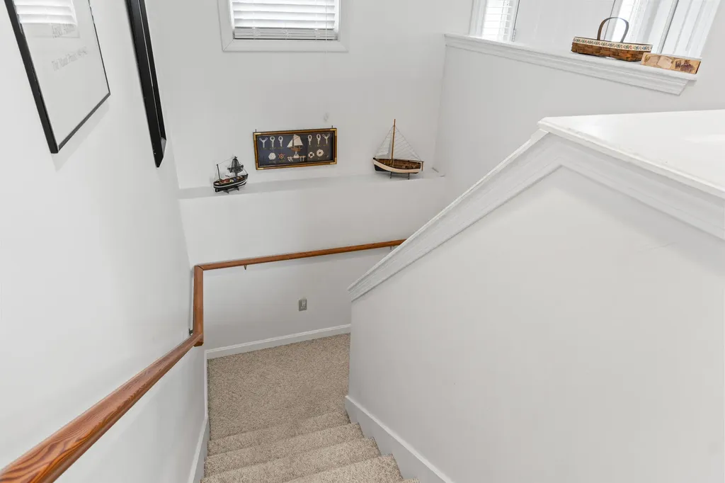 14 Lancelot Road Naples ME 04055