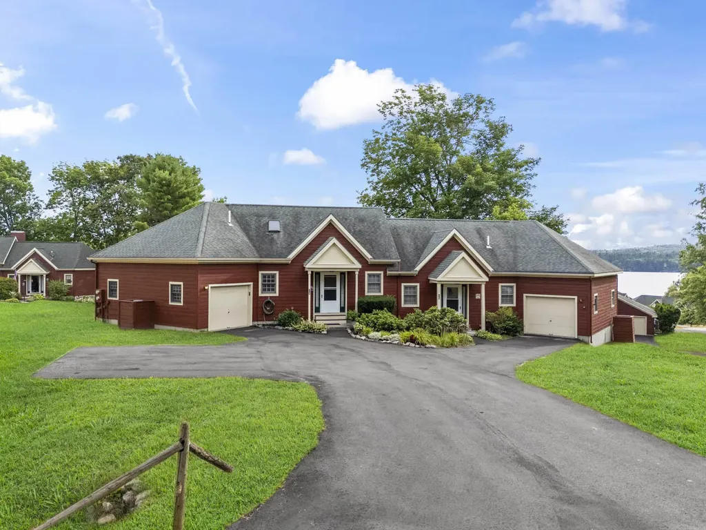 14 Lancelot Road Naples ME 04055