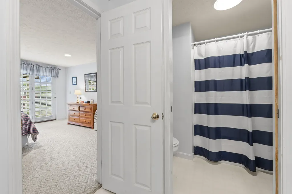 14 Lancelot Road Naples ME 04055