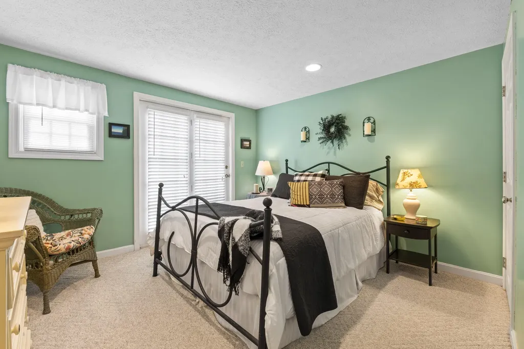 14 Lancelot Road Naples ME 04055