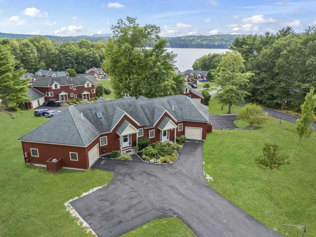 14 Lancelot Road Naples ME 04055