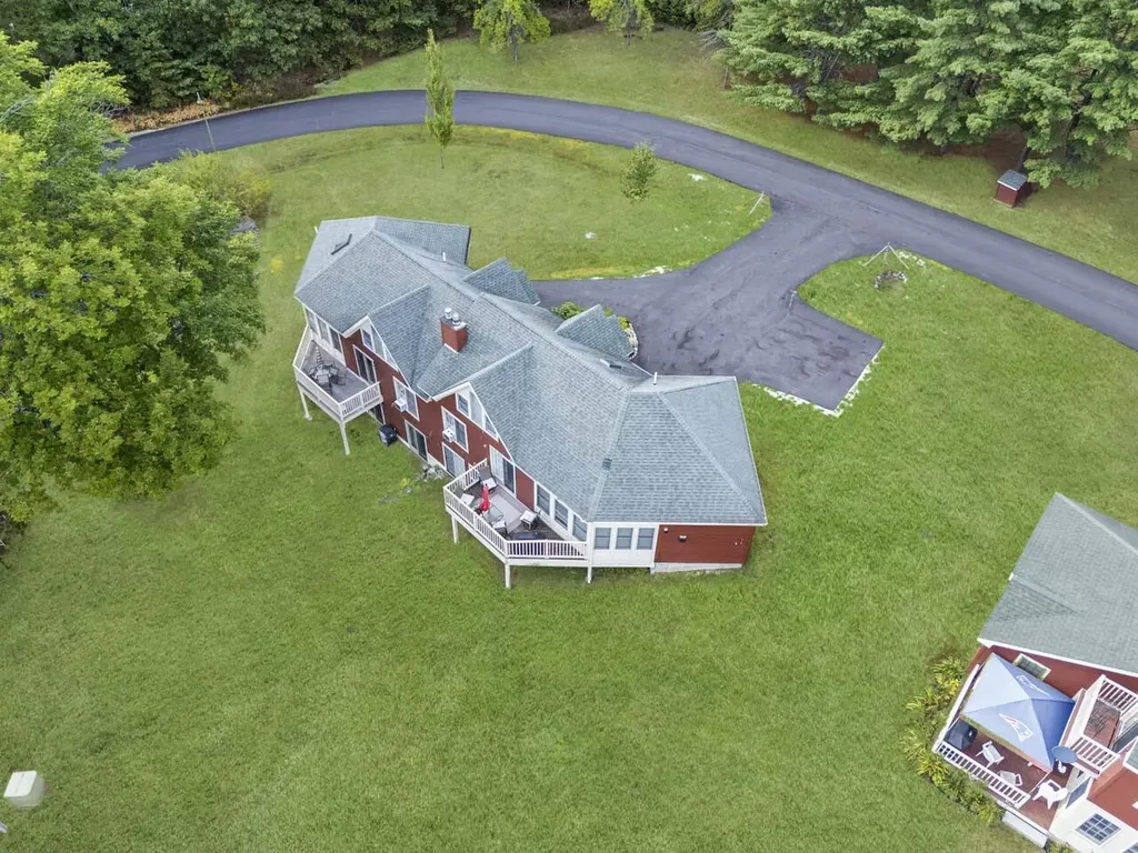 14 Lancelot Road Naples ME 04055