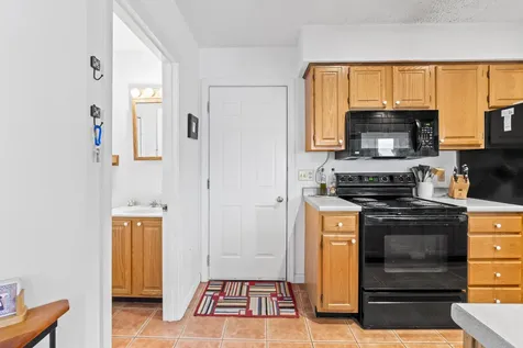 14 Lancelot Road Naples ME 04055