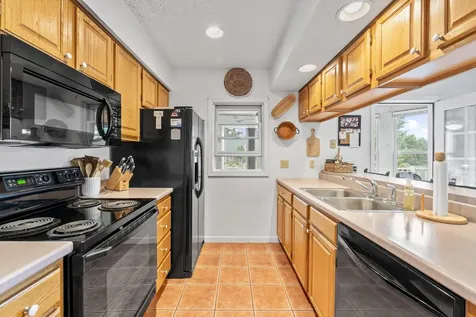 14 Lancelot Road Naples ME 04055