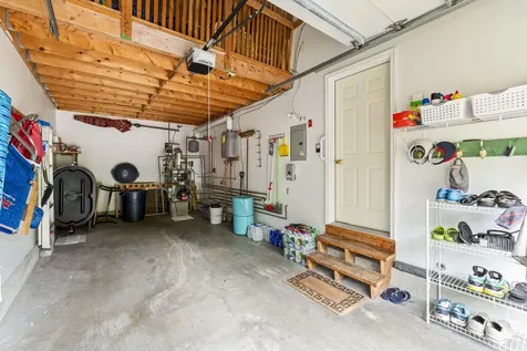 14 Lancelot Road Naples ME 04055