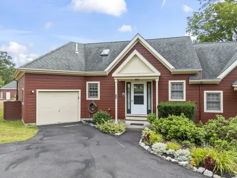14 Lancelot Road Naples ME 04055