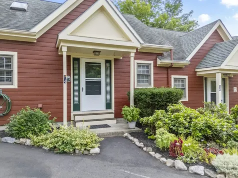 14 Lancelot Road Naples ME 04055