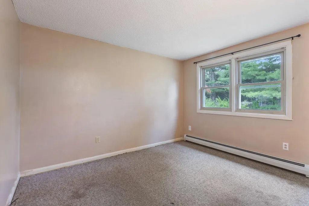 8 Elaine Drive Brunswick ME 04011