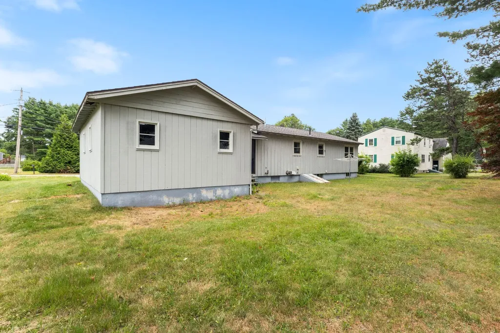 8 Elaine Drive Brunswick ME 04011