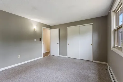 8 Elaine Drive Brunswick ME 04011