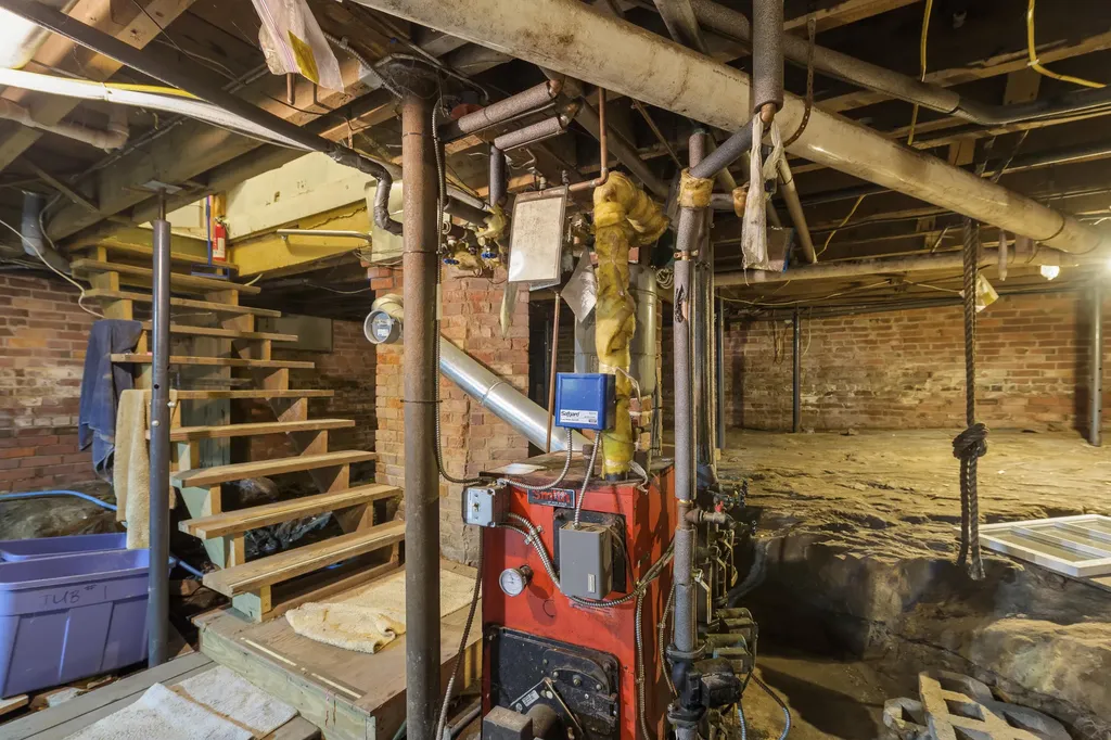 6 Glidden Street Newcastle ME 04553