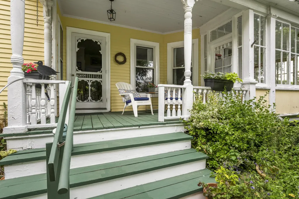 6 Glidden Street Newcastle ME 04553