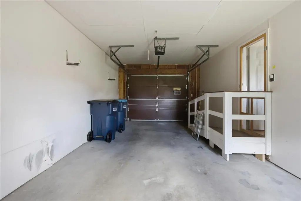 56 Old Carriage Road Auburn ME 04210