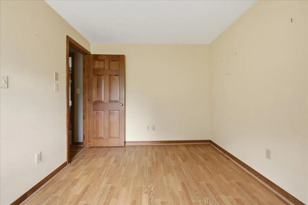 56 Old Carriage Road Auburn ME 04210