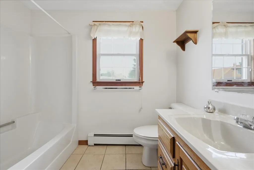 56 Old Carriage Road Auburn ME 04210