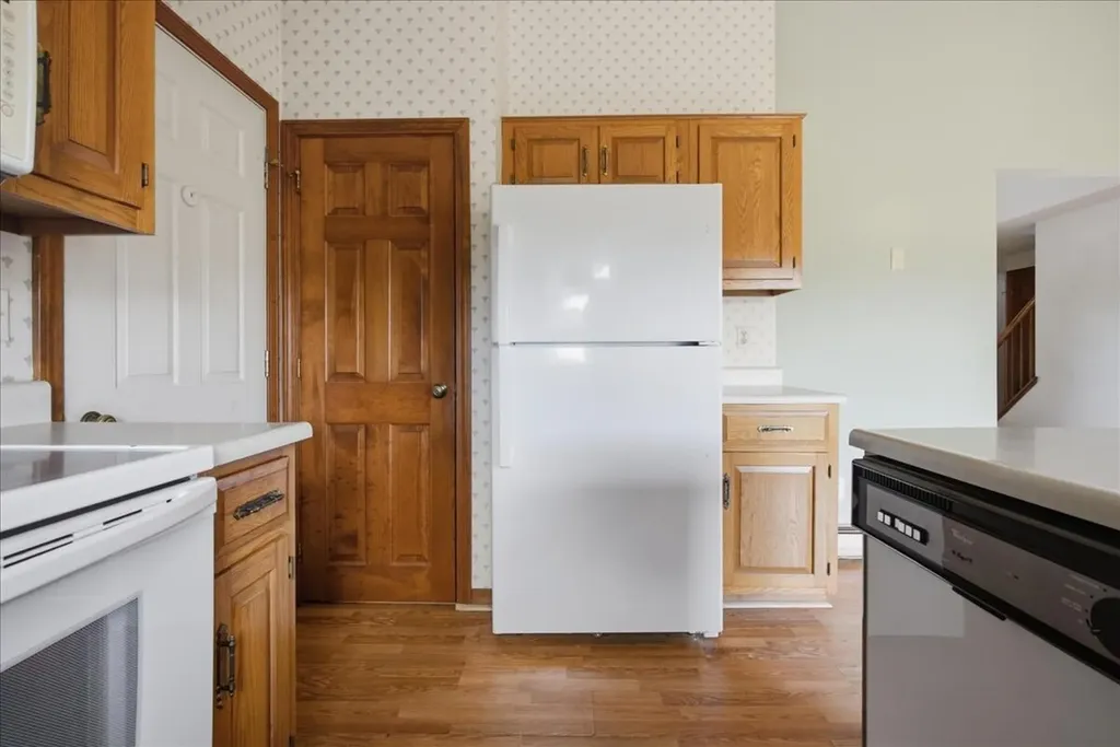 56 Old Carriage Road Auburn ME 04210