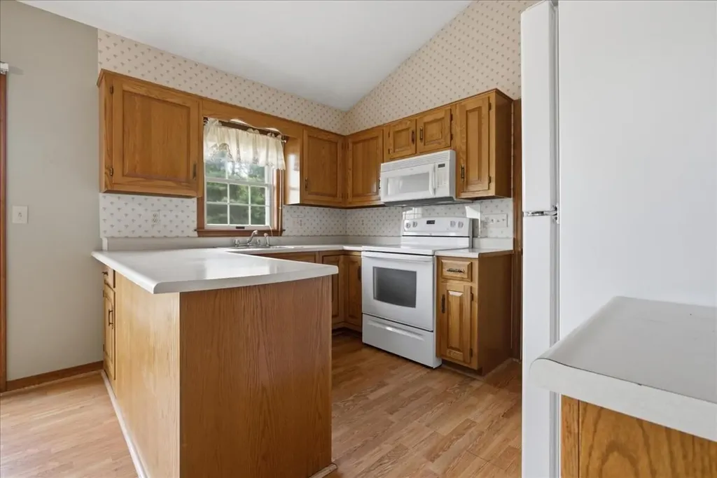 56 Old Carriage Road Auburn ME 04210