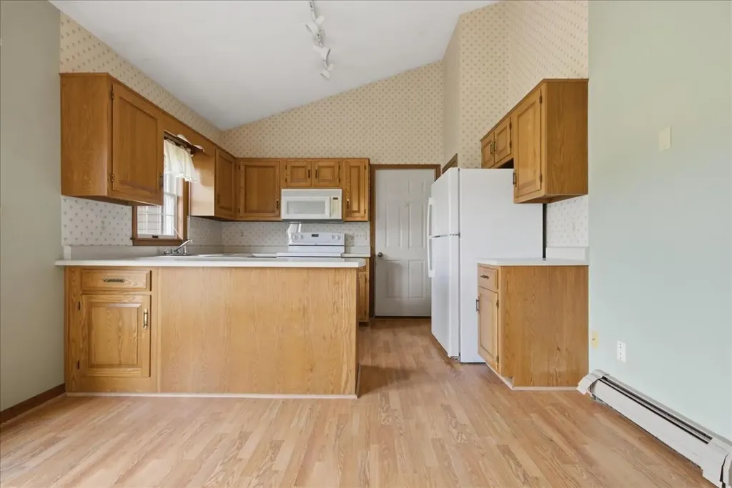 56 Old Carriage Road Auburn ME 04210