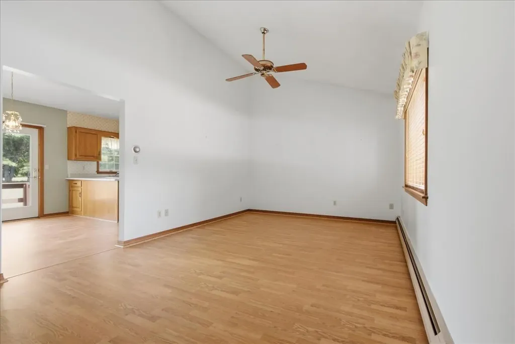 56 Old Carriage Road Auburn ME 04210