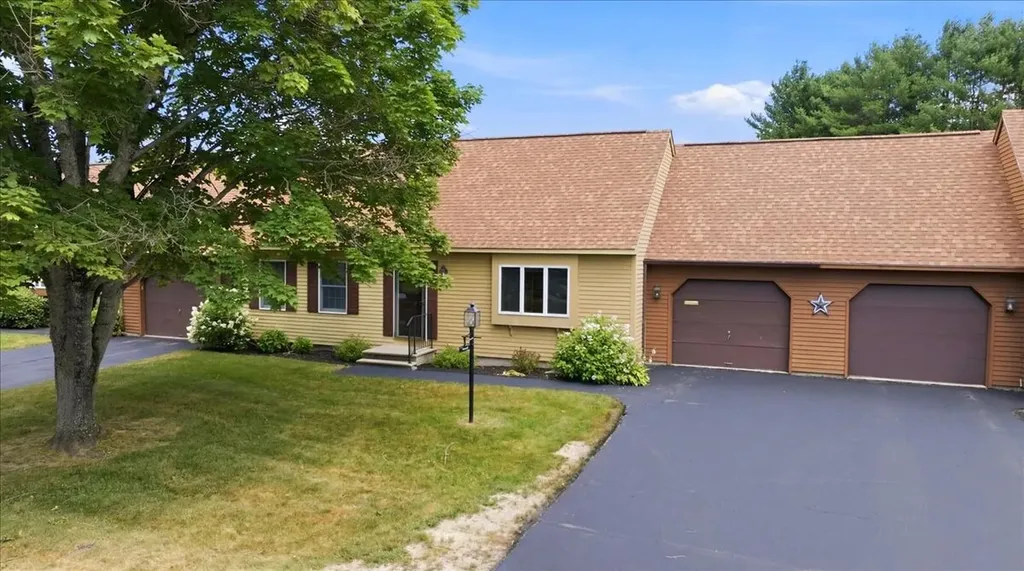 56 Old Carriage Road Auburn ME 04210