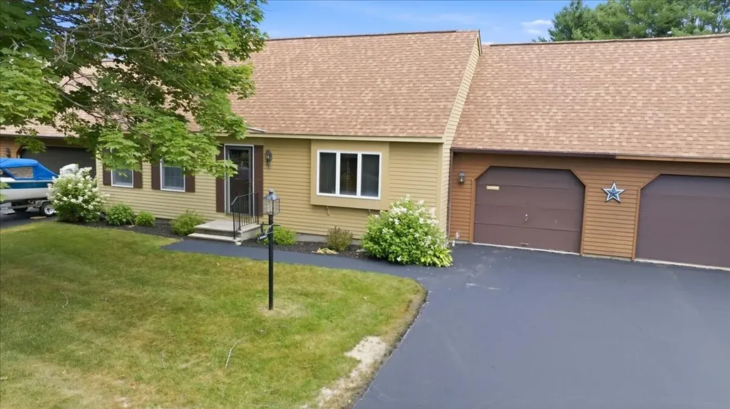 56 Old Carriage Road Auburn ME 04210