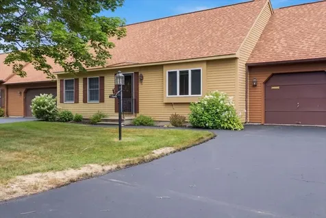 56 Old Carriage Road Auburn ME 04210