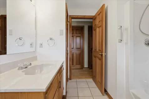 56 Old Carriage Road Auburn ME 04210