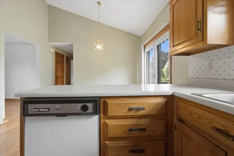 56 Old Carriage Road Auburn ME 04210